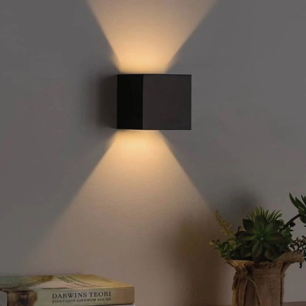 Adjustable Wall Light - Image 10