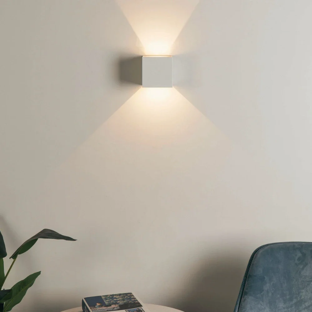 Adjustable Wall Light - Image 11