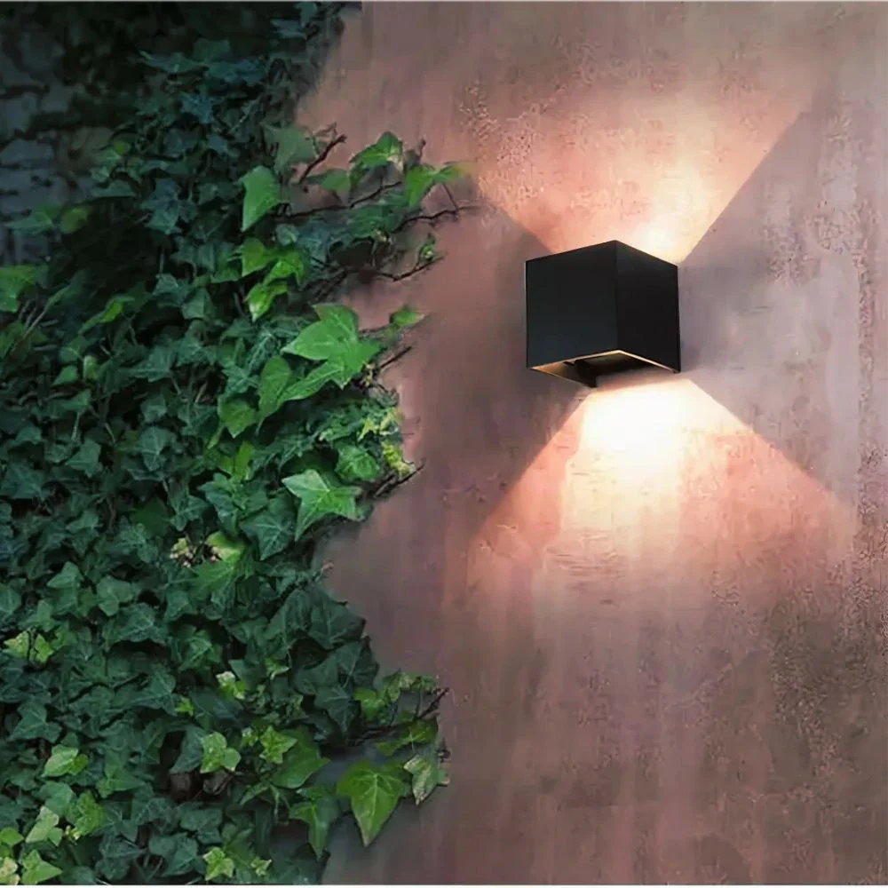 Adjustable Wall Light - Image 12