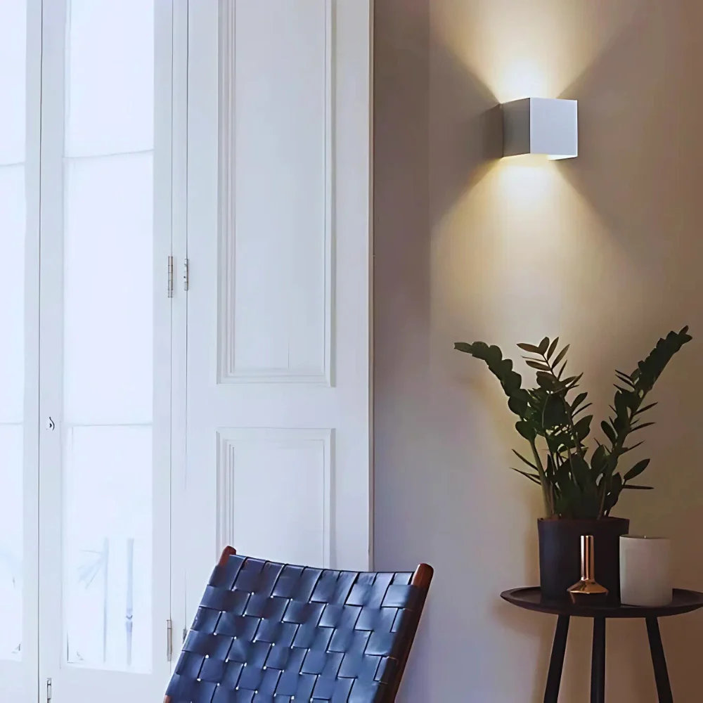 Adjustable Wall Light - Image 13