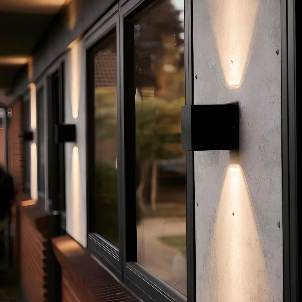 Adjustable Wall Light - Image 17