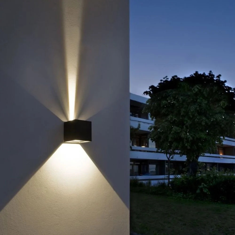 Adjustable Wall Light - Image 19