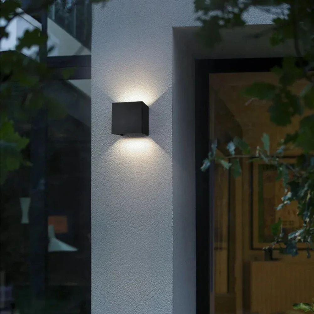 Adjustable Wall Light - Image 8