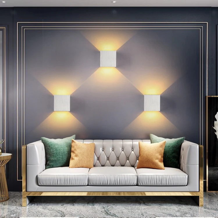 Elegant Wall Light - Image 3