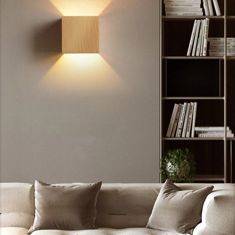 Elegant Wall Light - Image 4