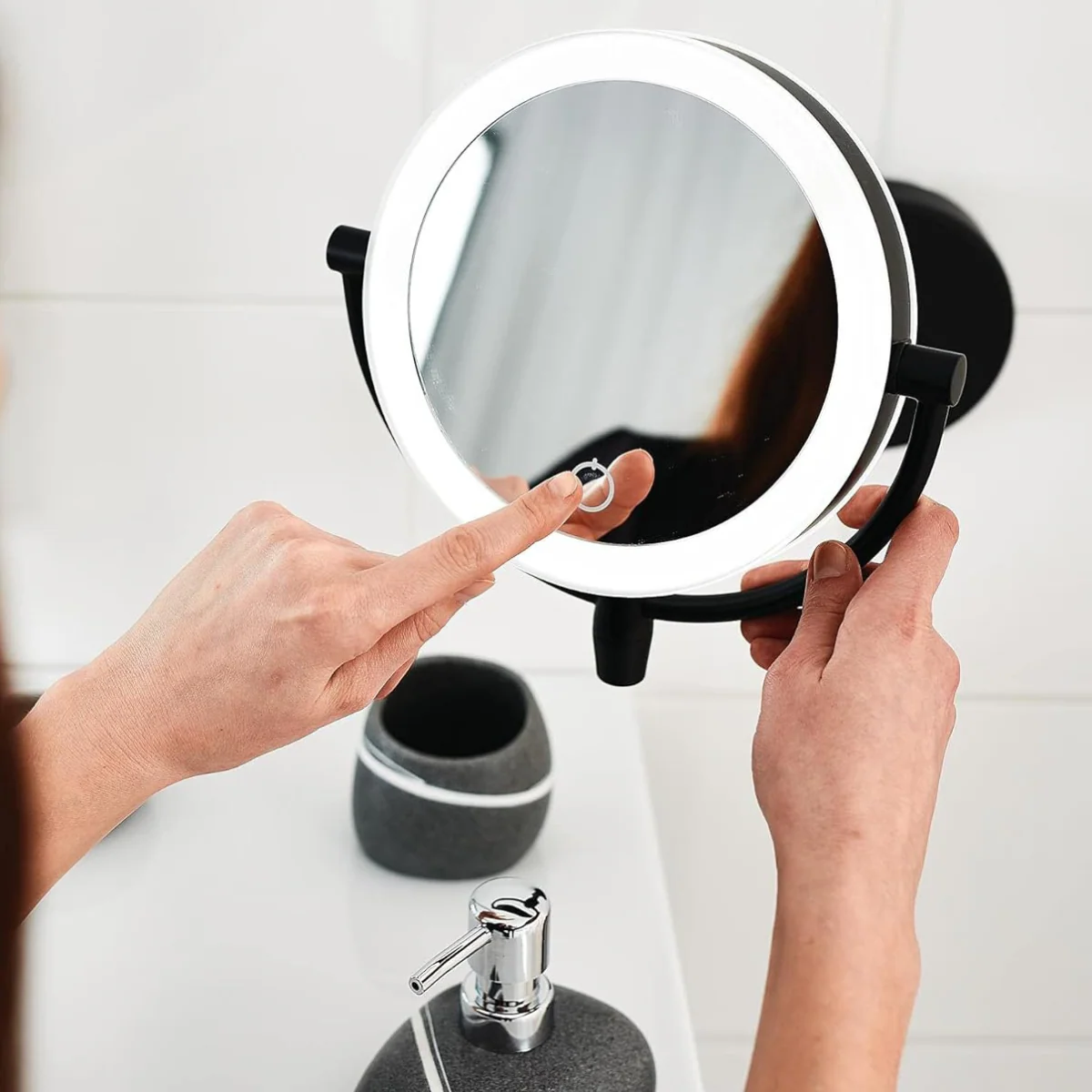 IlluminAura™ Make-Up Mirror - Image 3