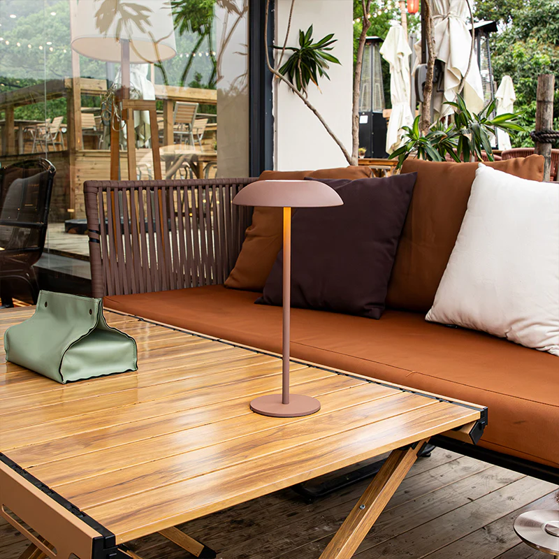 Iron Elegance Lamp - Image 4