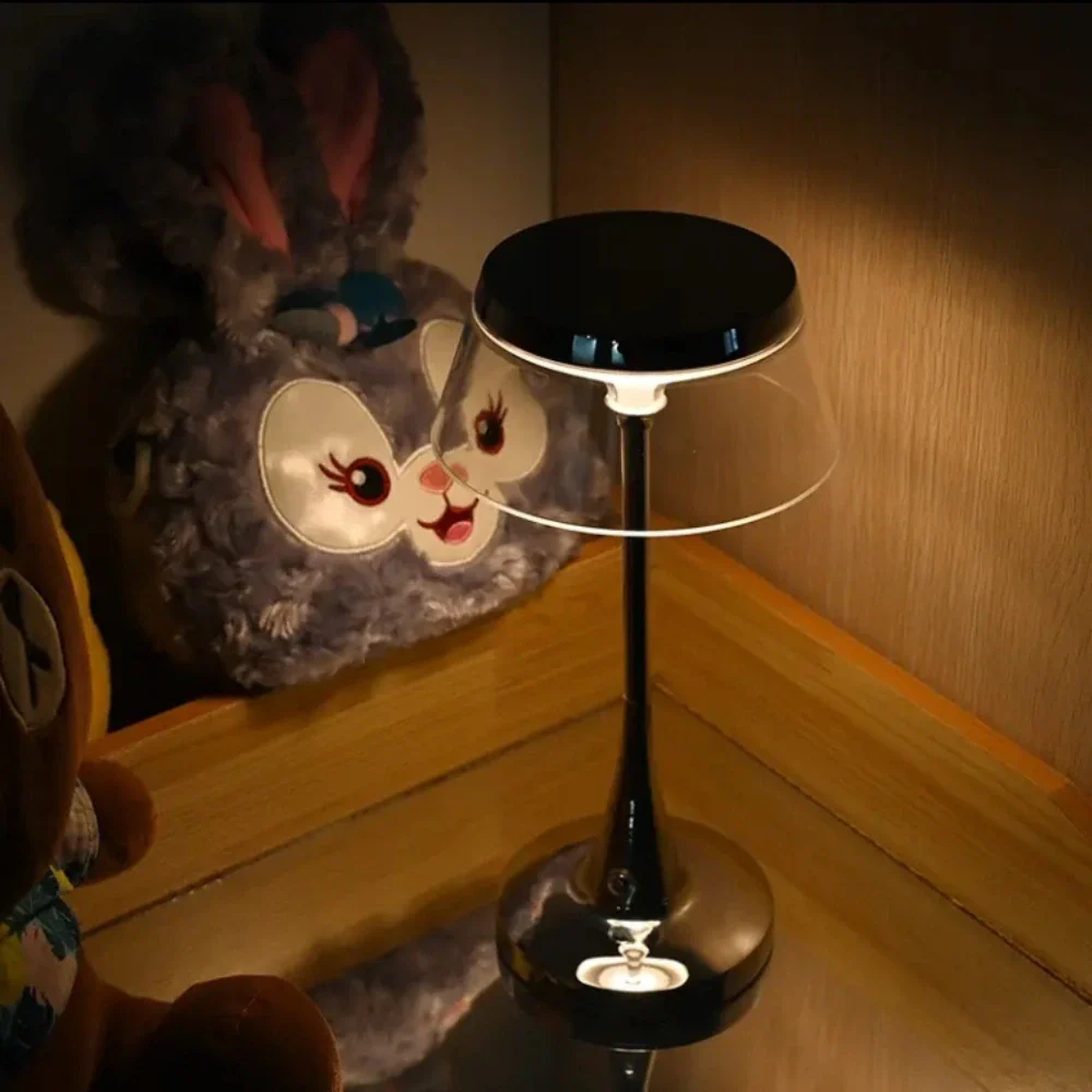 Lustra™ Table Lamp - Image 16