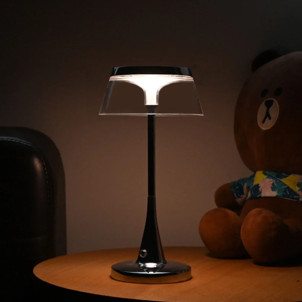 Lustra™ Table Lamp - Image 17
