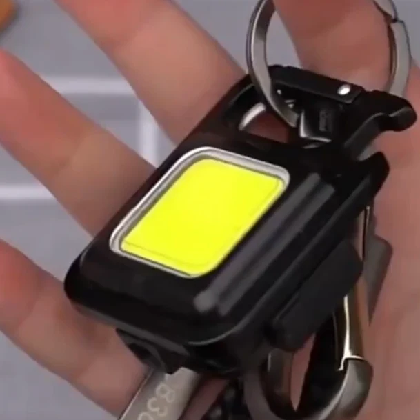 Multifunctional Keychain Light - Image 3