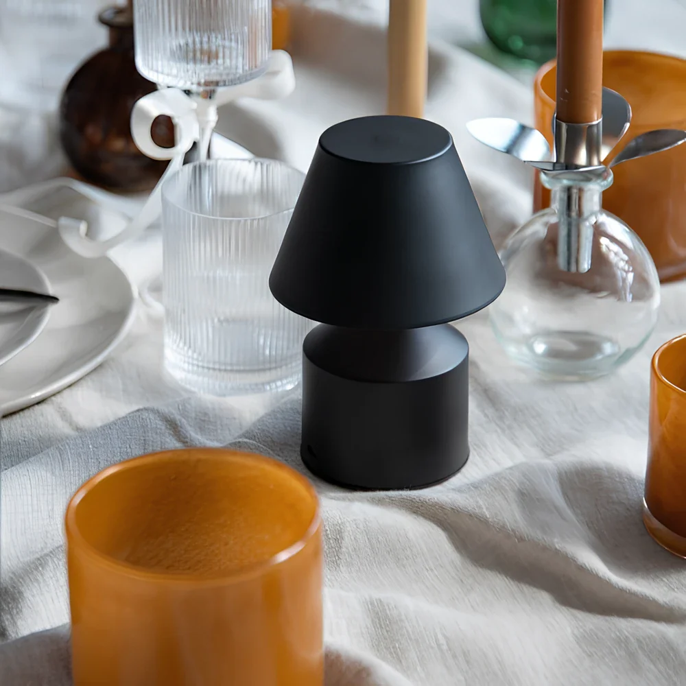 Oblo™ Table Lamp