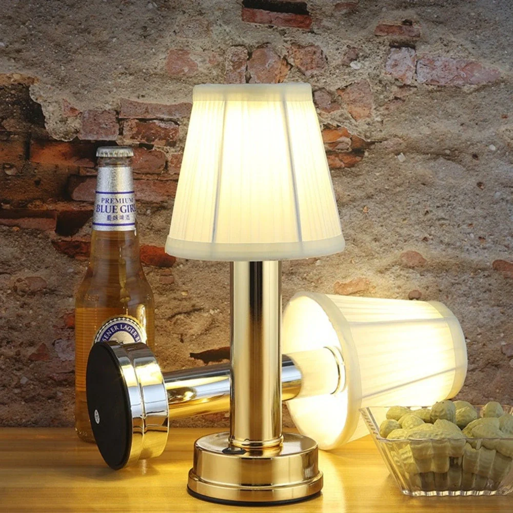 Retro Elegance Table Lamp - Image 3