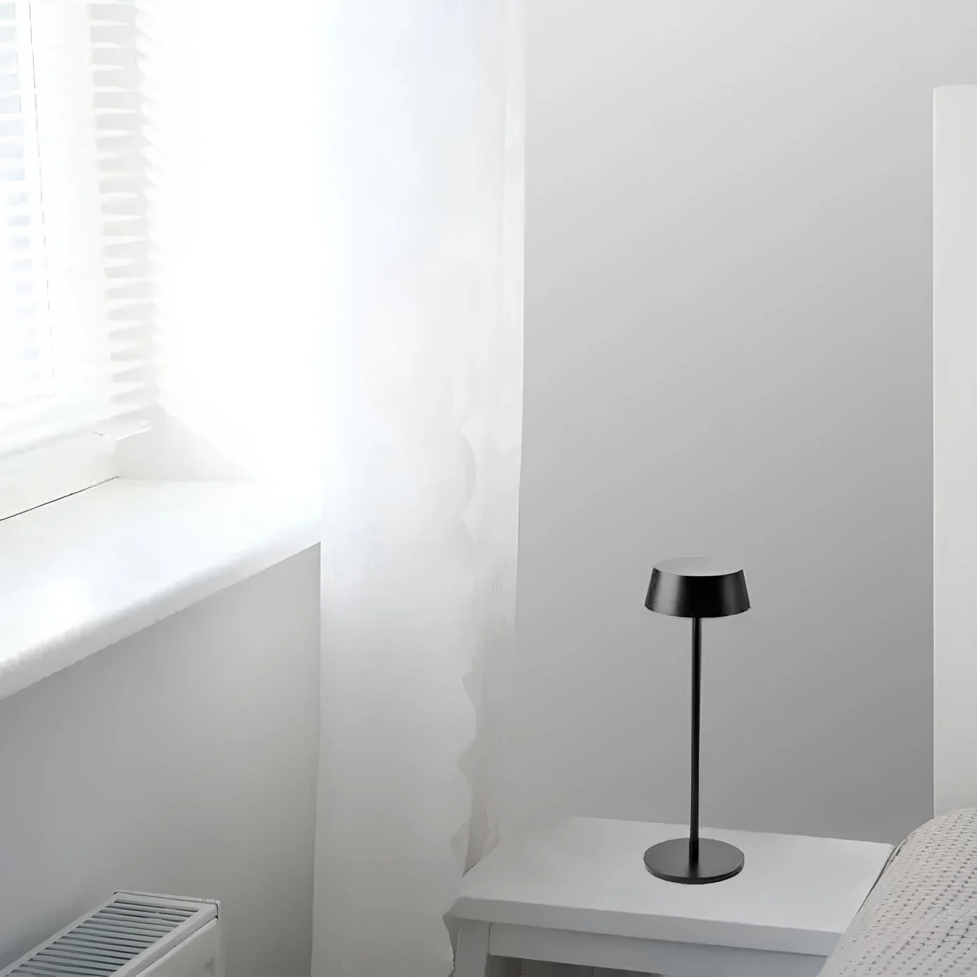 Sleek Modern Table Lamp - Image 6