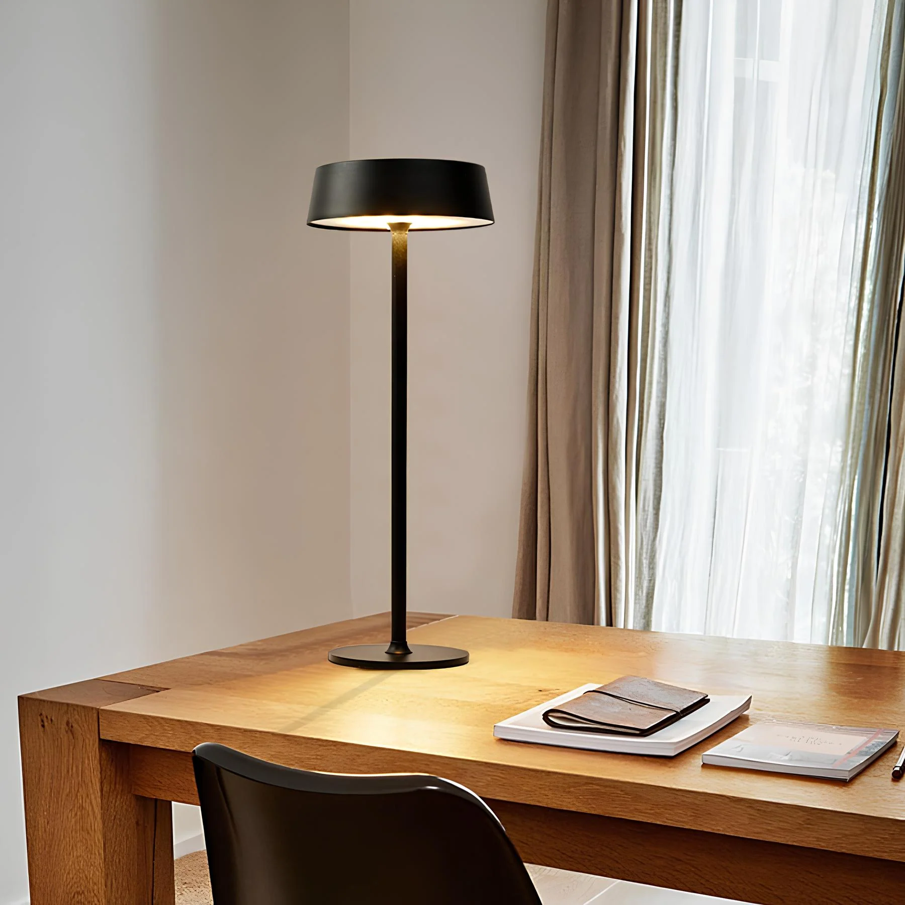 Sleek Modern Table Lamp - Image 8