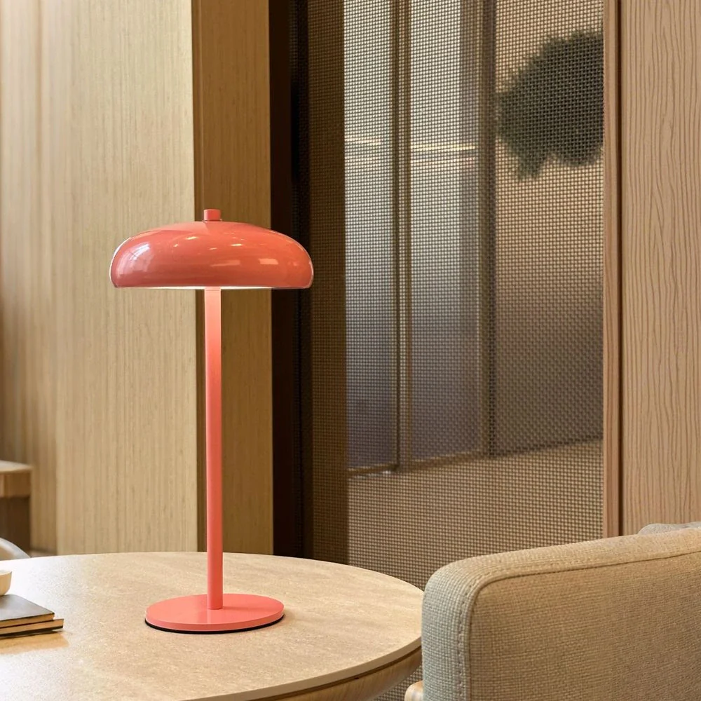 Sleek Retro Table Lamp - Image 4
