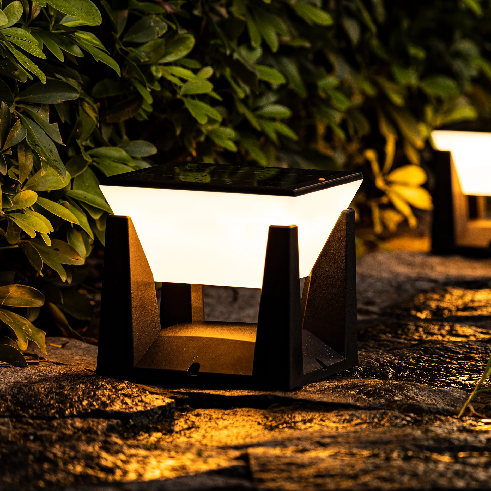 SolarPath™ Outdoor Light - Image 2