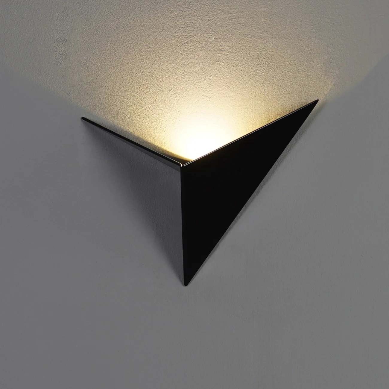 Trigon™ Wall Light - Image 17
